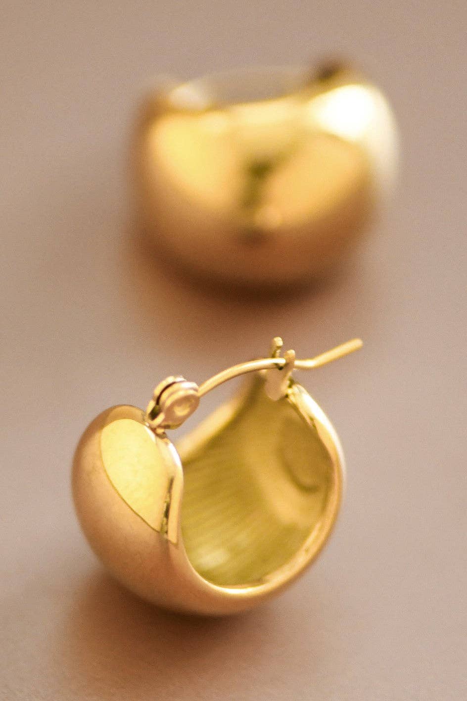 Minimalista Gold Hoops