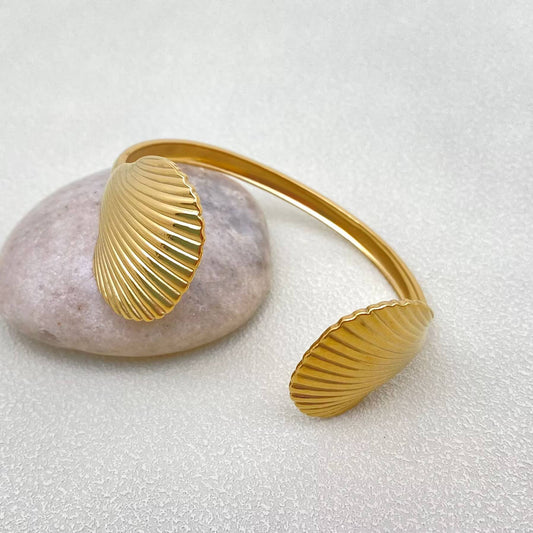 Double Scallops Cuff